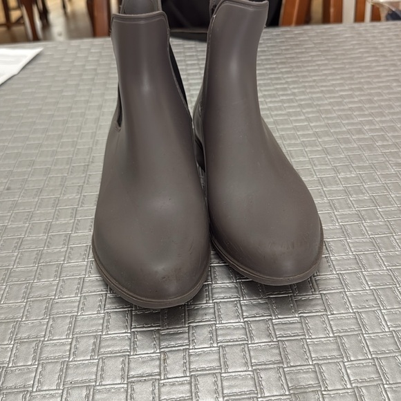 Capelli New York Gray Rubber Chelsea Rain Boots Size 9 - Picture 4 of 8